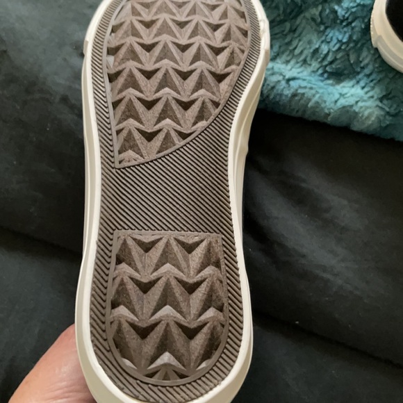 Blowfish brand black sneakers - Picture 2 of 3